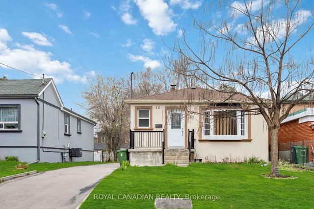 12 Huntington Ave, House detached with 2 bedrooms, 2 bathrooms and 5 parking in Toronto ON | Image 22