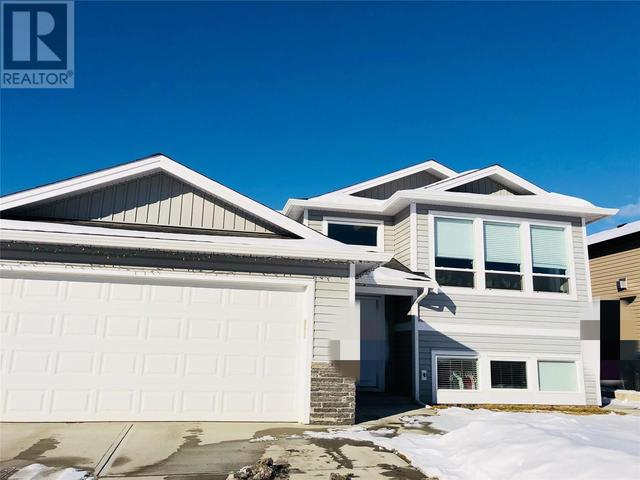 3062 Shetland Road, House detached with 5 bedrooms, 3 bathrooms and 4 parking in Kelowna BC | Image 1