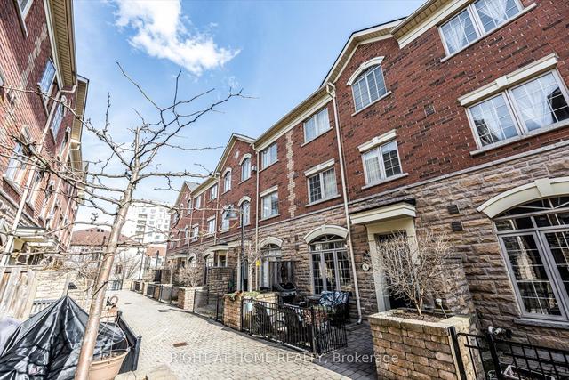 36 - 8 Brighton Pl, Townhouse with 3 bedrooms, 3 bathrooms and 2 parking in Vaughan ON | Image 1