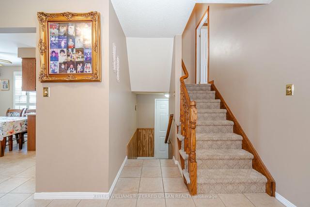 7 Russet Crt, House detached with 4 bedrooms, 2 bathrooms and 3 parking in Hamilton ON | Image 17
