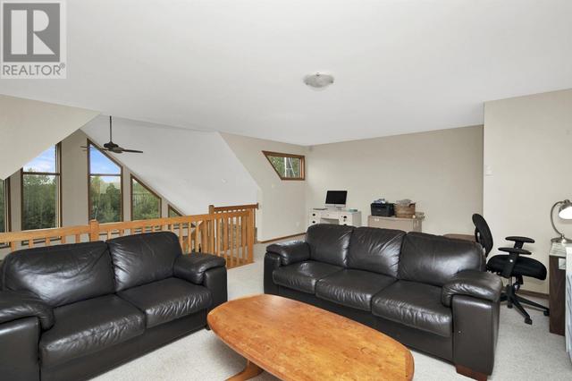 220 Belview Rd, House detached with 6 bedrooms, 3 bathrooms and null parking in Thunder Bay ON | Image 36