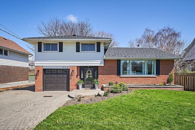 229 Liberty St N, House detached with 3 bedrooms, 2 bathrooms and 6 parking in Clarington ON | Image 1
