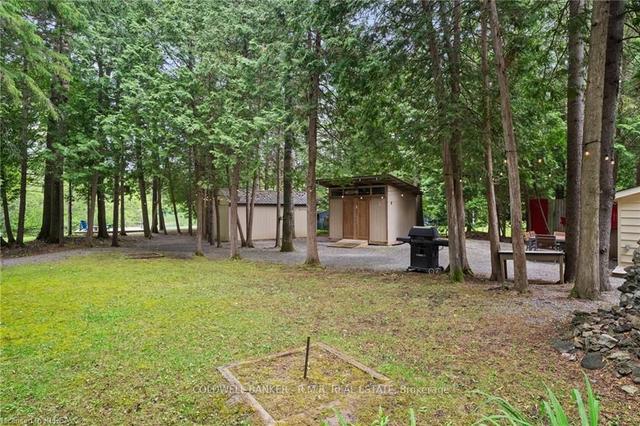 75 Mcguire Beach Rd, House detached with 2 bedrooms, 1 bathrooms and 6 parking in Kawartha Lakes ON | Image 2