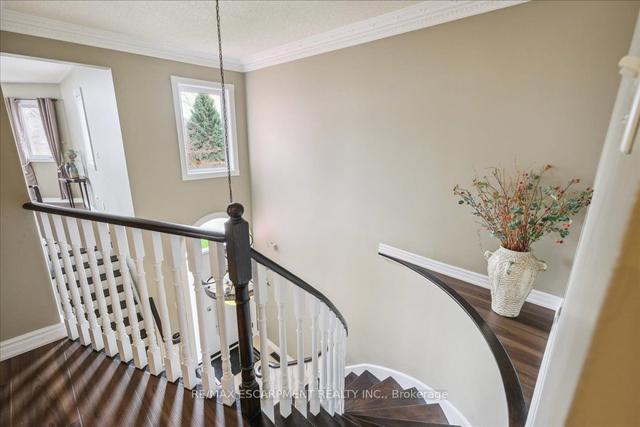 2580 Strathmore Cres, House detached with 3 bedrooms, 4 bathrooms and 4 parking in Mississauga ON | Image 11