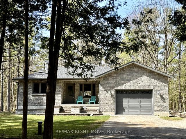 2381 Portage Rd, House detached with 2 bedrooms, 2 bathrooms and 8 parking in Kawartha Lakes ON | Image 19