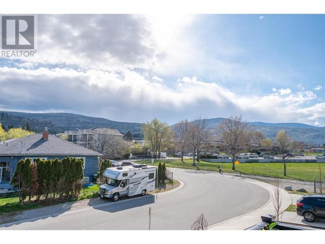 120 - 388 Eckhardt Avenue E, House attached with 3 bedrooms, 1 bathrooms and 4 parking in Penticton BC | Image 32