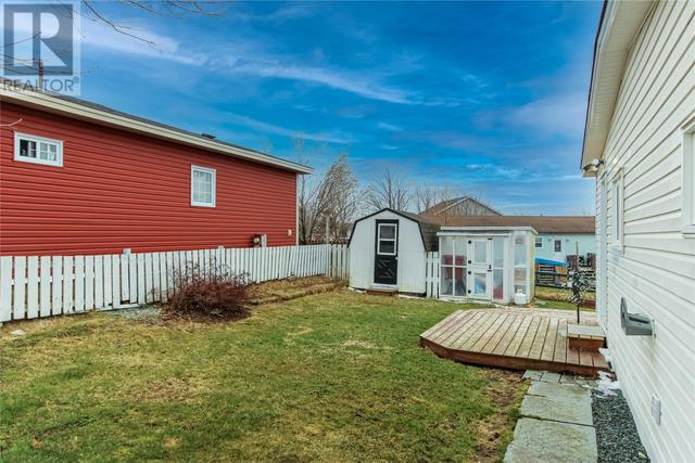 32 Pinegrove Drive, House detached with 2 bedrooms, 1 bathrooms and null parking in Paradise NL | Image 27