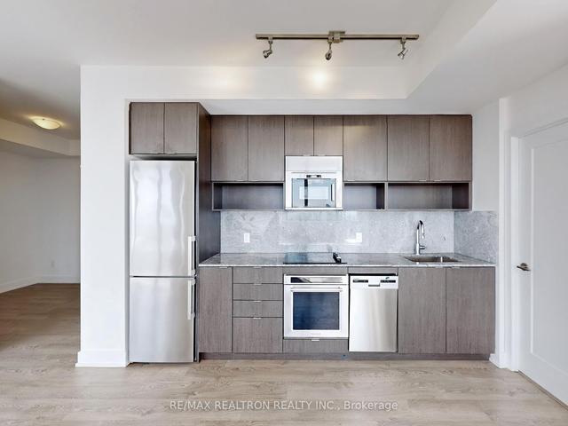 3808 - 7 Mabelle Ave, Condo with 2 bedrooms, 3 bathrooms and 1 parking in Toronto ON | Image 2