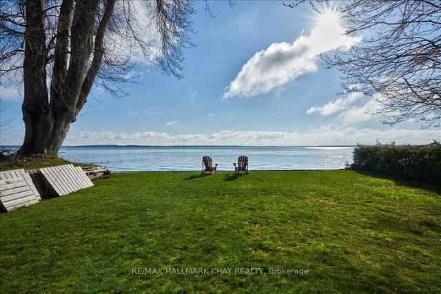 297 Beach Rd, House detached with 3 bedrooms, 1 bathrooms and 5.5 parking in Innisfil ON | Image 9