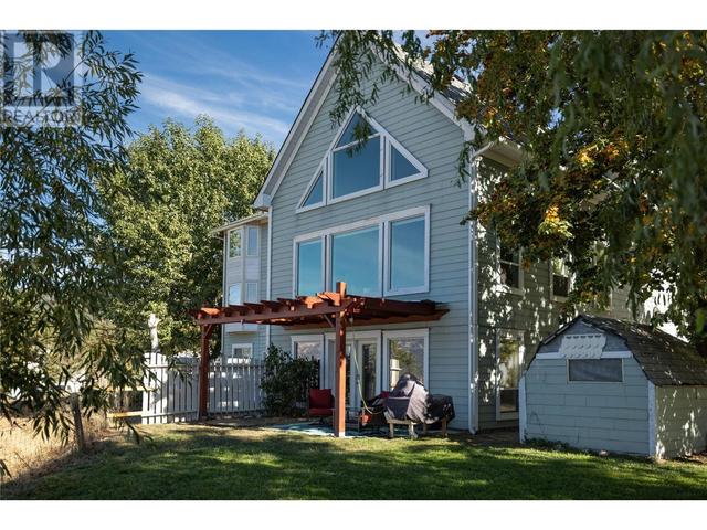 5581 Oyama Lake Road, House detached with 9 bedrooms, 3 bathrooms and 13 parking in Lake Country BC | Image 2