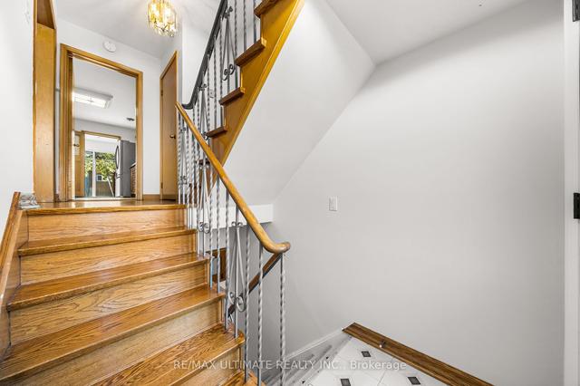 555 Westmount Ave, House detached with 3 bedrooms, 2 bathrooms and 3 parking in Toronto ON | Image 6