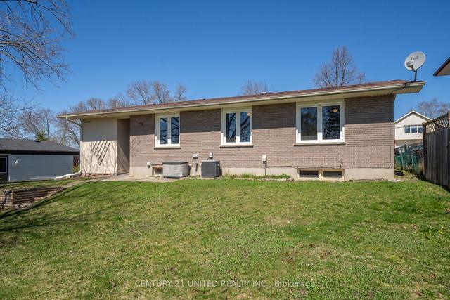 1011 Cumberland Ave, House detached with 3 bedrooms, 2 bathrooms and 3 parking in Peterborough ON | Image 27