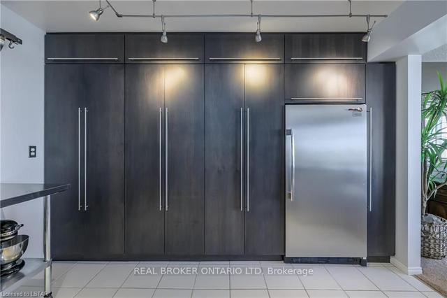 1106 - 500 Talbot St, Condo with 2 bedrooms, 2 bathrooms and 1 parking in London ON | Image 3