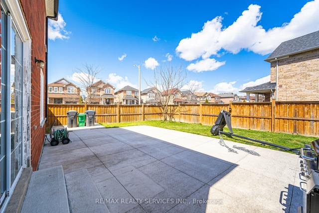 80 Loons Call Cres, House detached with 4 bedrooms, 3 bathrooms and 6 parking in Brampton ON | Image 27