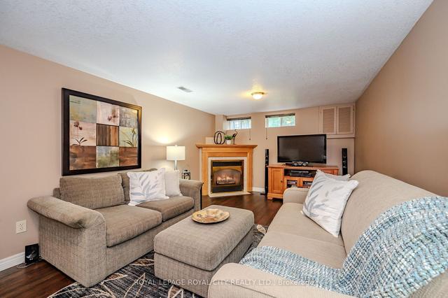 62 Clive Ave, House detached with 2 bedrooms, 2 bathrooms and 6 parking in Guelph ON | Image 17