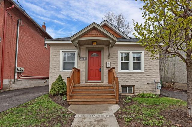 218 Main St, House detached with 2 bedrooms, 1 bathrooms and 2 parking in Ottawa ON | Image 1