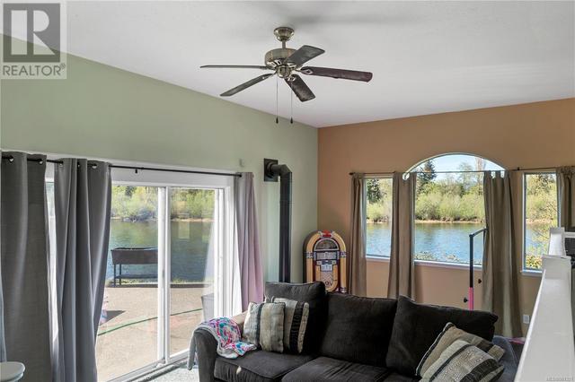 Second Living room river view | Image 43