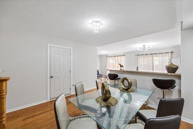 1646 Beard Dr, House attached with 3 bedrooms, 2 bathrooms and 2 parking in Milton ON | Image 2