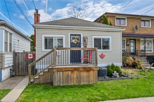 19 East 31st Street, House detached with 2 bedrooms, 1 bathrooms and null parking in Hamilton ON | Image 22