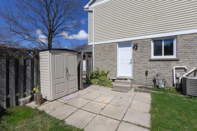 619 Beaver Crt, House semidetached with 3 bedrooms, 3 bathrooms and 2 parking in Milton ON | Image 35