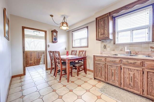 43 Starview Dr, House semidetached with 3 bedrooms, 2 bathrooms and 4 parking in Toronto ON | Image 7