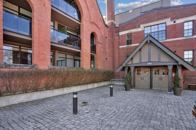 304 - 152 Annette St, Condo with 2 bedrooms, 2 bathrooms and 1 parking in Toronto ON | Image 12