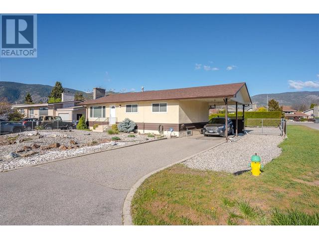 2515 Mckenzie Street, House detached with 3 bedrooms, 1 bathrooms and null parking in Penticton BC | Image 1