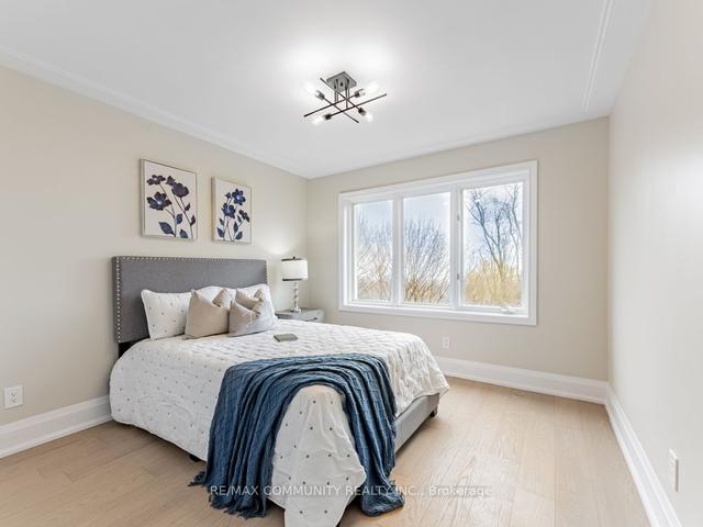 95 Hill Cres, House detached with 5 bedrooms, 5 bathrooms and 12 parking in Toronto ON | Image 19