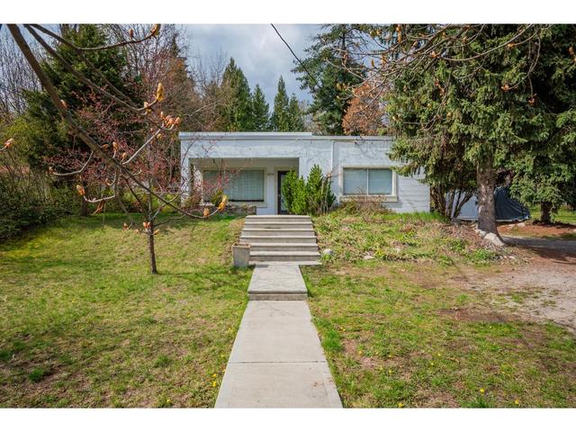 2624 Columbia Avenue, House detached with 3 bedrooms, 2 bathrooms and 6 parking in Castlegar BC | Image 1