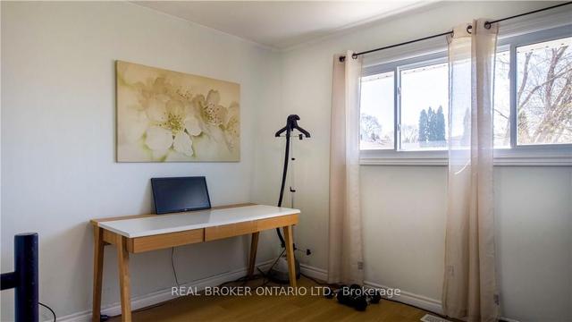 1245 Trafalgar St, House detached with 2 bedrooms, 2 bathrooms and 3 parking in London ON | Image 3