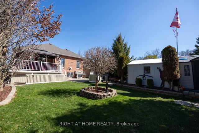 15 Napier Crt, House detached with 2 bedrooms, 3 bathrooms and 6 parking in Whitby ON | Image 19