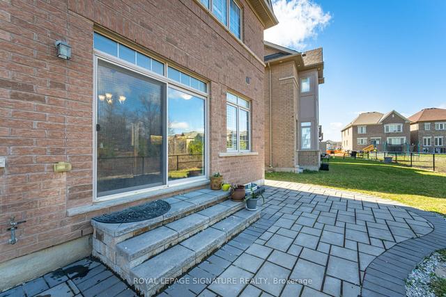 197 Thornbush Blvd, House detached with 4 bedrooms, 4 bathrooms and 5 parking in Brampton ON | Image 35
