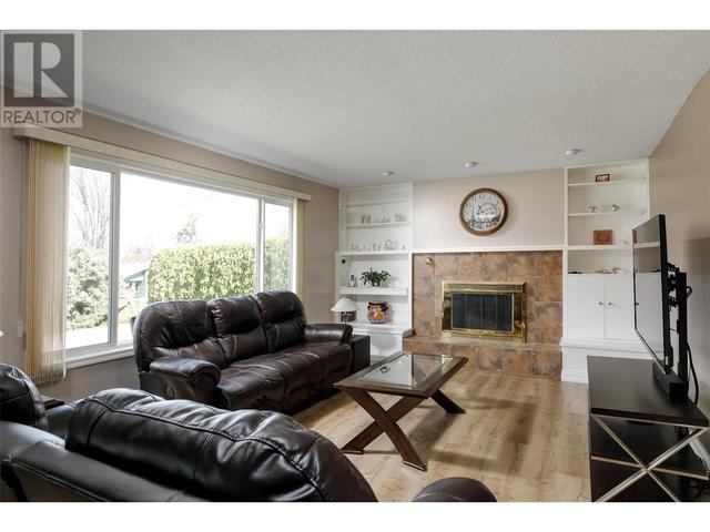 4447 Pinegrove Road, House detached with 5 bedrooms, 2 bathrooms and 4 parking in Kelowna BC | Image 25