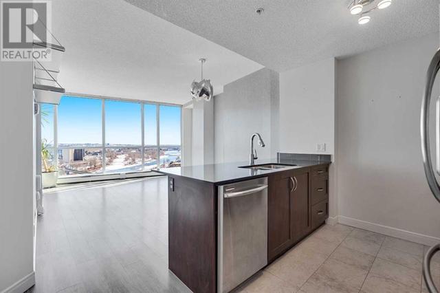 1802, - 325 3 Street Se, Condo with 1 bedrooms, 1 bathrooms and 2 parking in Calgary AB | Image 3