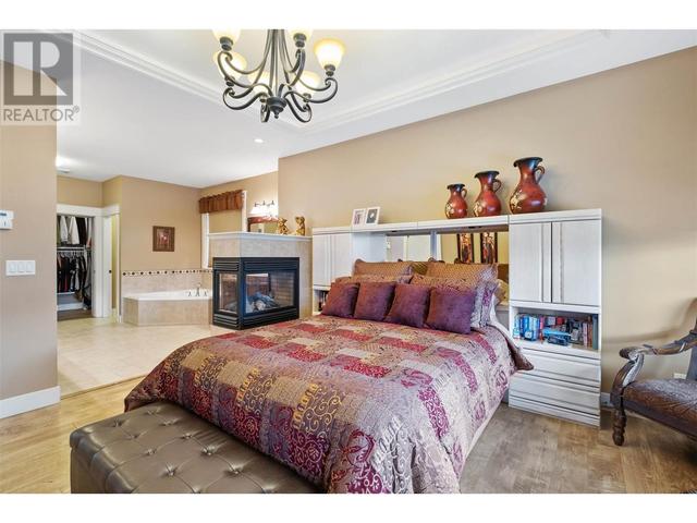 1297 Tanemura Crescent, House detached with 4 bedrooms, 4 bathrooms and 3 parking in Kelowna BC | Image 26