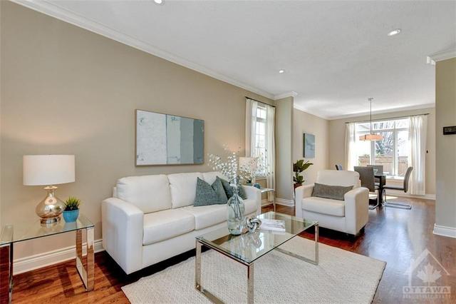 6165 Ravine Way, House detached with 4 bedrooms, 3 bathrooms and 4 parking in Ottawa ON | Image 3