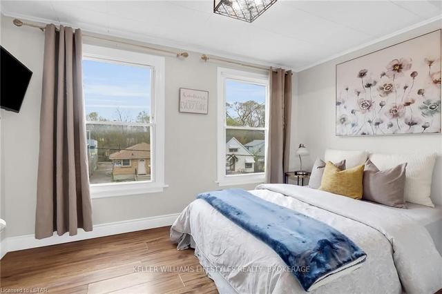 18 Adelaide St S, House detached with 4 bedrooms, 2 bathrooms and 4 parking in London ON | Image 19
