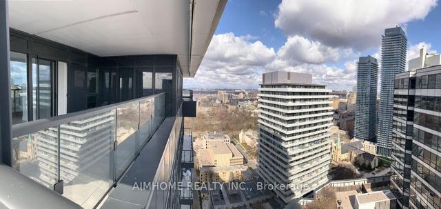 3208 - 955 Bay St, Condo with 3 bedrooms, 2 bathrooms and 1 parking in Toronto ON | Image 12