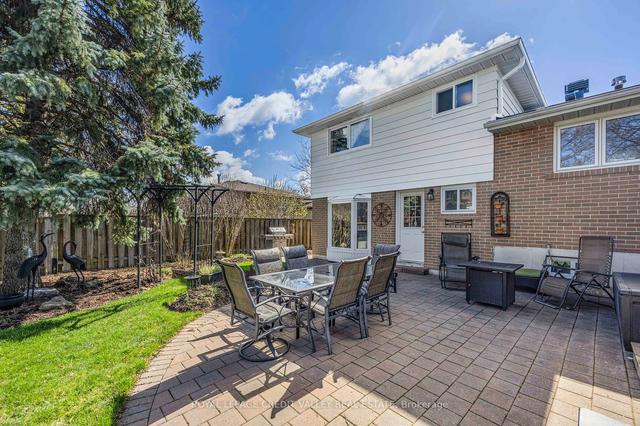 25 Caledon Cres, House detached with 3 bedrooms, 2 bathrooms and 6 parking in Brampton ON | Image 28