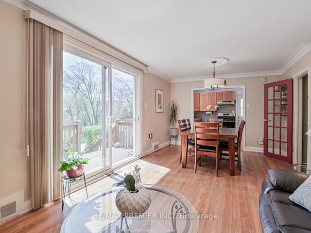 93 Black Creek Blvd, House detached with 4 bedrooms, 2 bathrooms and 4 parking in Toronto ON | Image 29