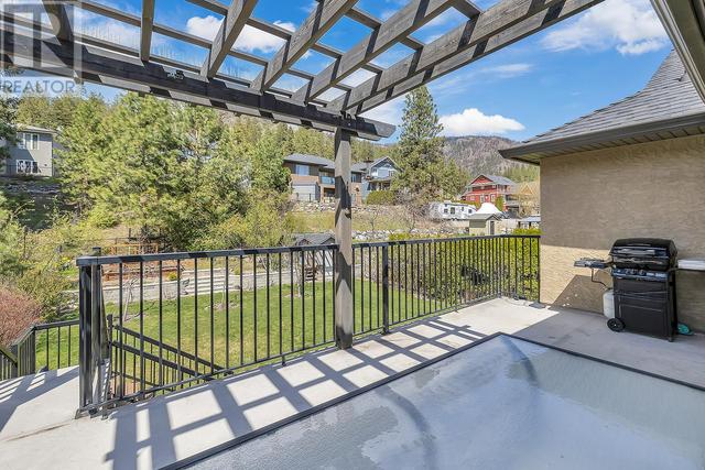 2406 Cobblestone Road, House detached with 5 bedrooms, 3 bathrooms and 2 parking in West Kelowna BC | Image 39
