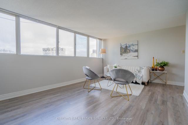 508 - 3700 Kaneff Cres, Condo with 2 bedrooms, 2 bathrooms and 1 parking in Mississauga ON | Image 3
