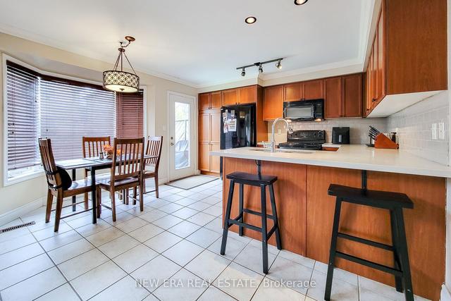 1529 Beaty Tr, House detached with 3 bedrooms, 4 bathrooms and 2 parking in Milton ON | Image 9