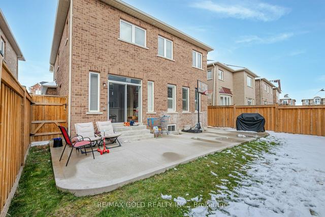 100 Veterans Dr, House detached with 4 bedrooms, 4 bathrooms and 5 parking in Brampton ON | Image 35