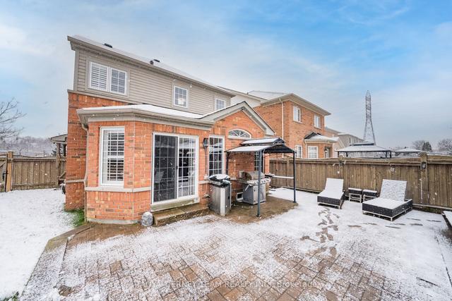 82 Samandria Ave, House detached with 4 bedrooms, 3 bathrooms and 4 parking in Whitby ON | Image 32