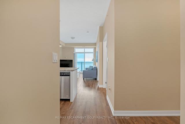 303 - 35 Southshore Cres, Condo with 1 bedrooms, 1 bathrooms and 1 parking in Hamilton ON | Image 8