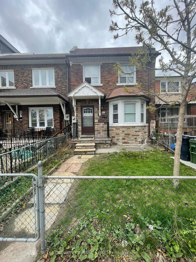 69 Denison Ave, House detached with 6 bedrooms, 3 bathrooms and 2 parking in Toronto ON | Image 16