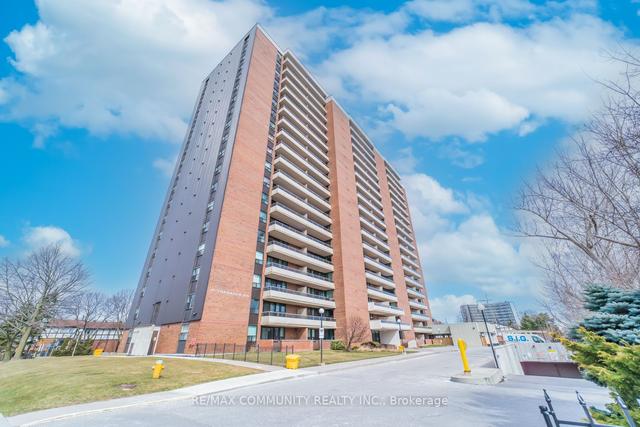 701 - 15 Torrance Rd, Condo with 2 bedrooms, 1 bathrooms and 1 parking in Toronto ON | Image 1