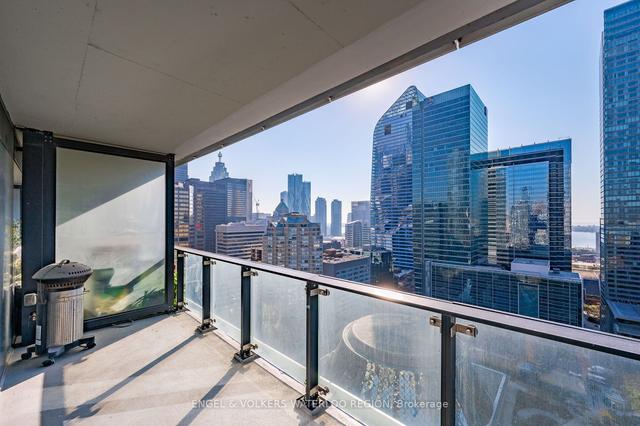 2406 - 224 King St W, Condo with 2 bedrooms, 1 bathrooms and 1 parking in Toronto ON | Image 18