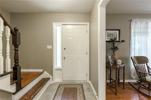 24 The Meadows Street, House detached with 3 bedrooms, 1 bathrooms and 5 parking in St. Catharines ON | Image 7